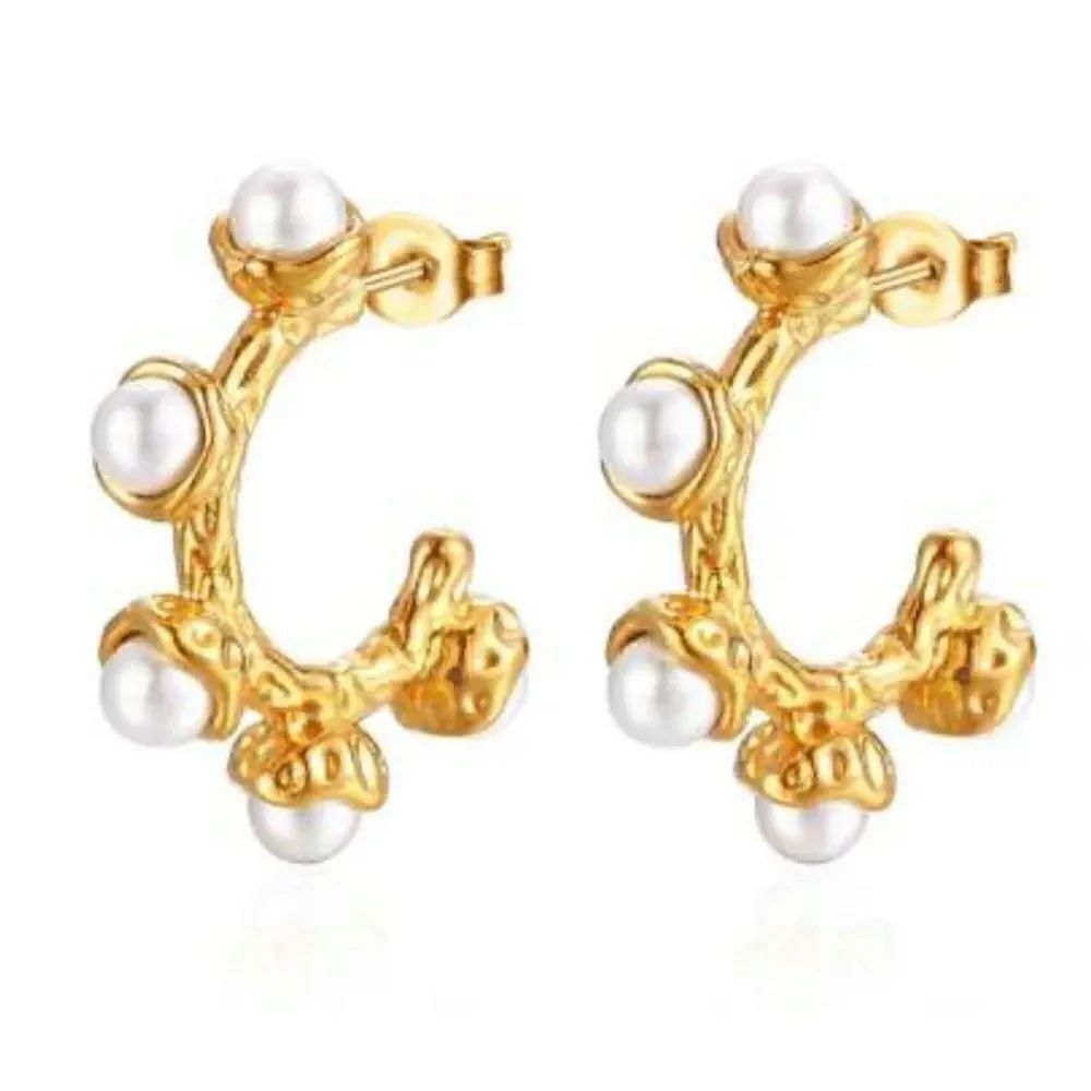 Pearl hoop earrings T22